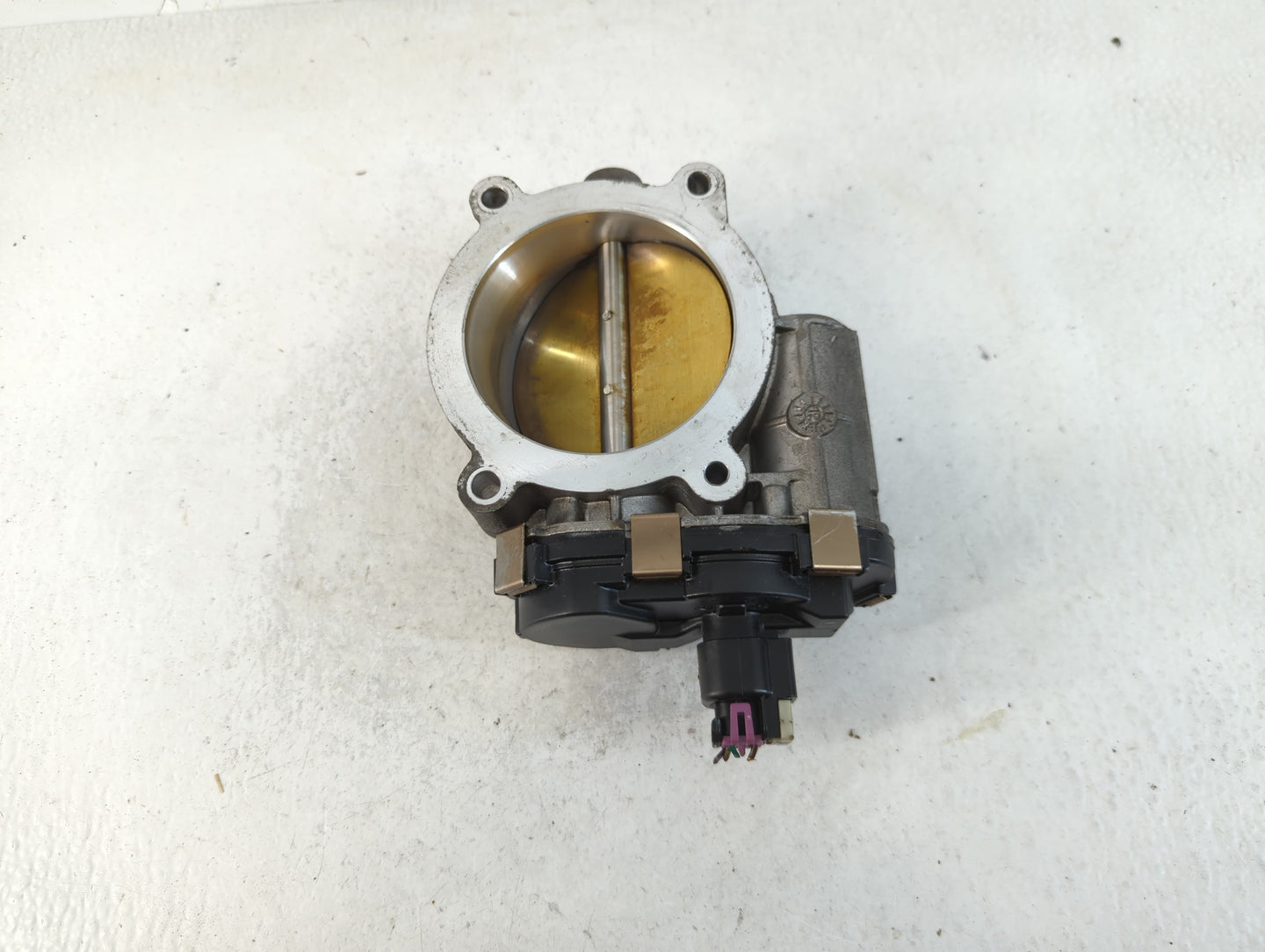 2013 Chevrolet Avalanche 1500 Throttle Body P/N:RME87-3C9992 Fits Fits 2009 2010 2011 2012 2014 2015 OEM Used Auto Parts - O