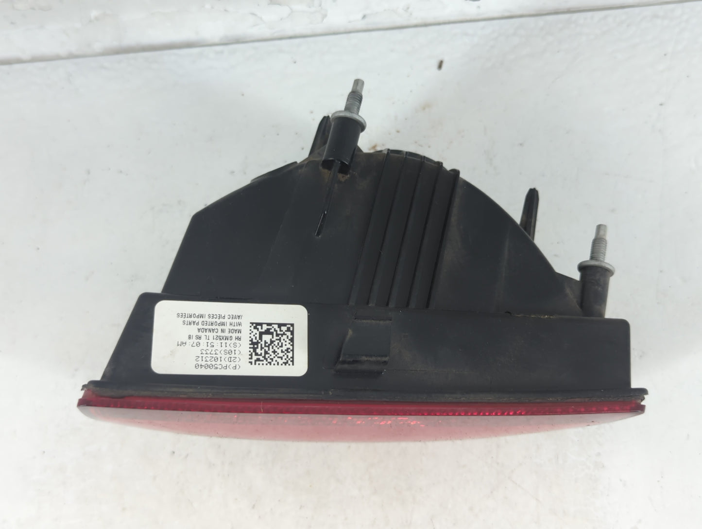 2010-2013 Chevrolet Camaro Tail Light Assembly Passenger Right OEM P/N:PC50040 Fits Fits 2010 2011 2012 2013 OEM Used Auto P