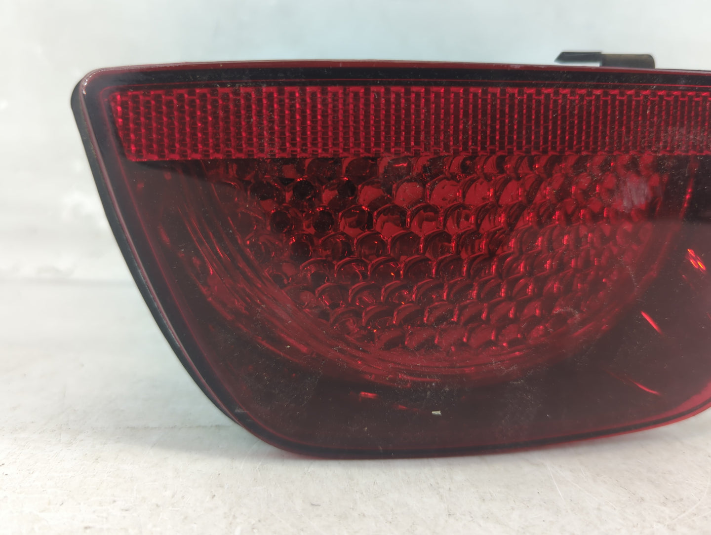 2010-2013 Chevrolet Camaro Driver Left Side Deck Lid Mounted Tail Light 1048562 - Oemusedautoparts1.com