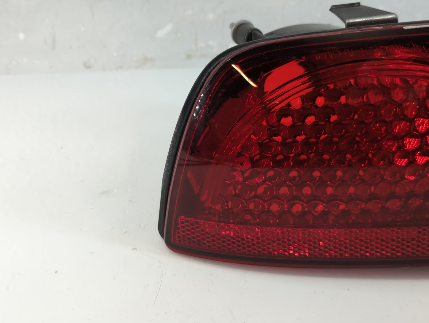 2010-2013 Chevrolet Camaro Tail Light Assembly Passenger Right OEM P/N:320366 Fits Fits 2010 2011 2012 2013 OEM Used Auto Pa