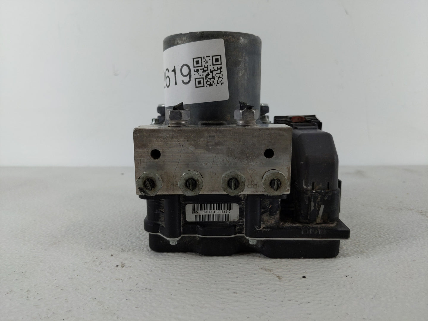 2012-2015 Chevrolet Camaro ABS Pump Control Module Replacement P/N:22807507 Fits Fits 2012 2013 2014 2015 OEM Used Auto Part