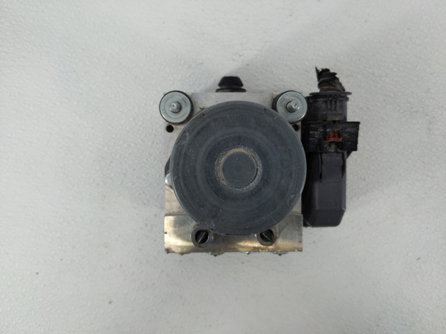 2012-2015 Chevrolet Camaro ABS Pump Control Module Replacement P/N:22807507 Fits Fits 2012 2013 2014 2015 OEM Used Auto Part