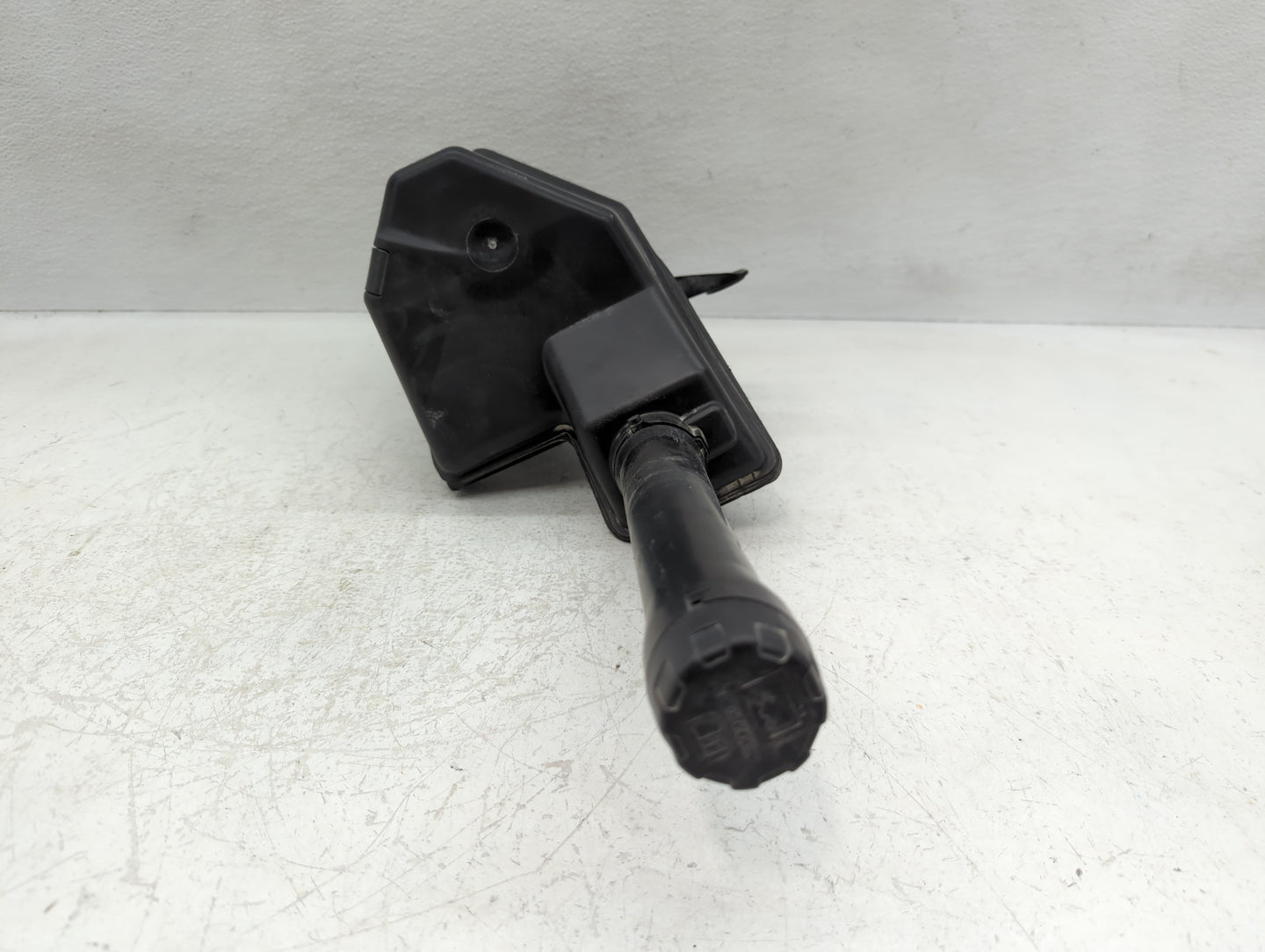 2010 Chevrolet Camaro Radiator Coolant Overflow Expansion Tank Bottle - Oemusedautoparts1.com