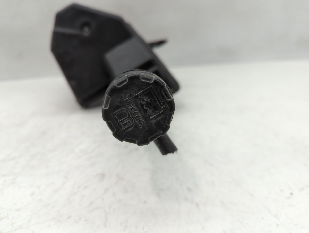 2010 Chevrolet Camaro Radiator Coolant Overflow Expansion Tank Bottle 1122198 - Oemusedautoparts1.com
