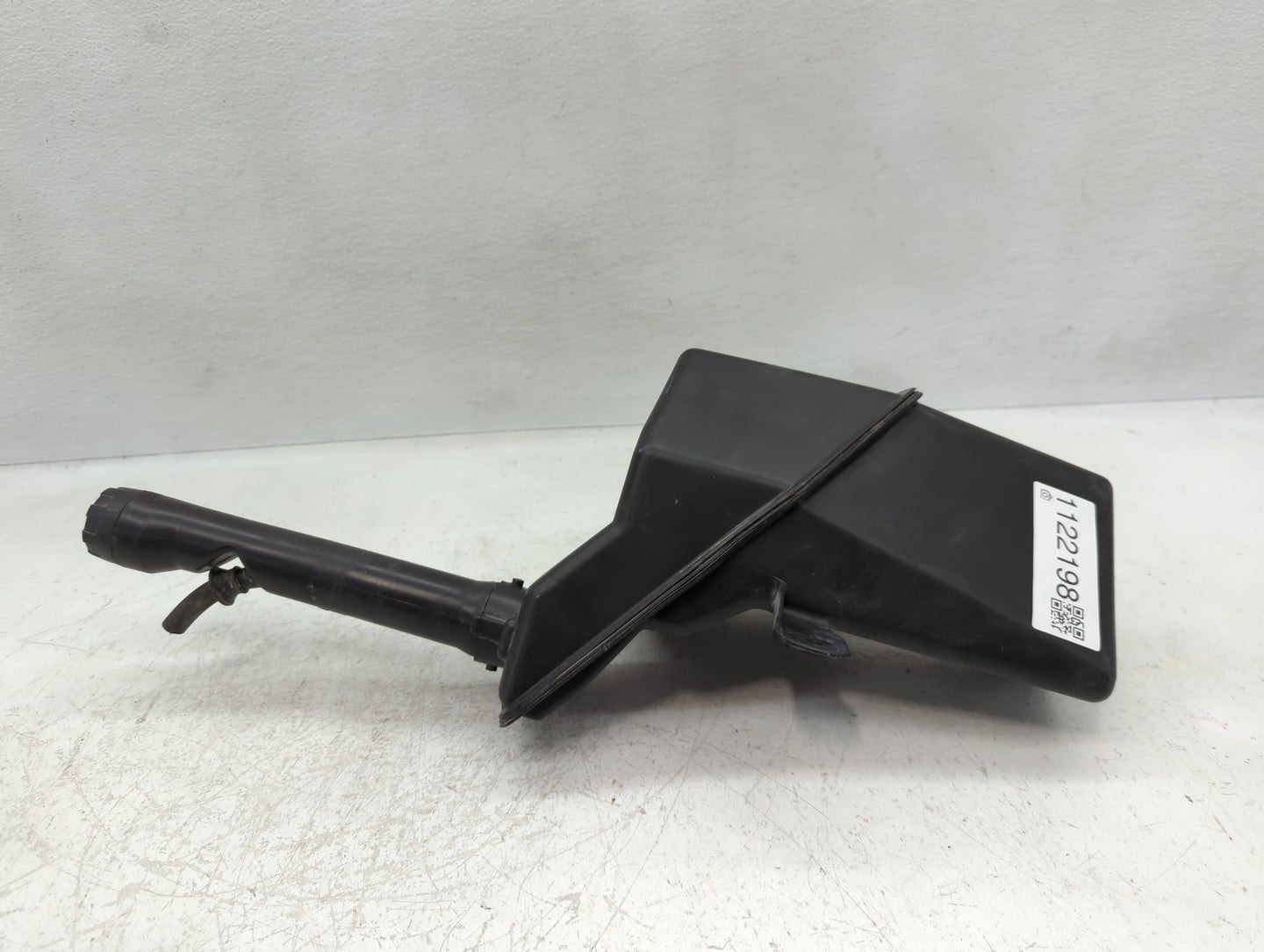 2010 Chevrolet Camaro Radiator Coolant Overflow Expansion Tank Bottle - Oemusedautoparts1.com