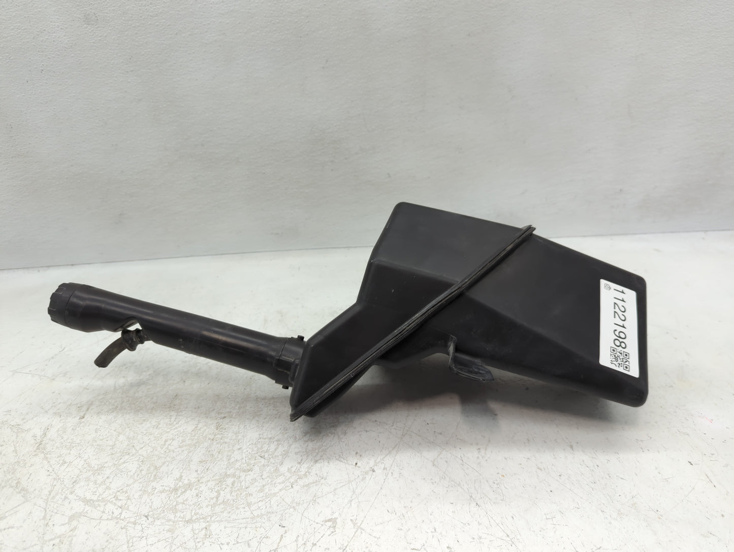 2010 Chevrolet Camaro Radiator Coolant Overflow Expansion Tank Bottle 1122198 - Oemusedautoparts1.com