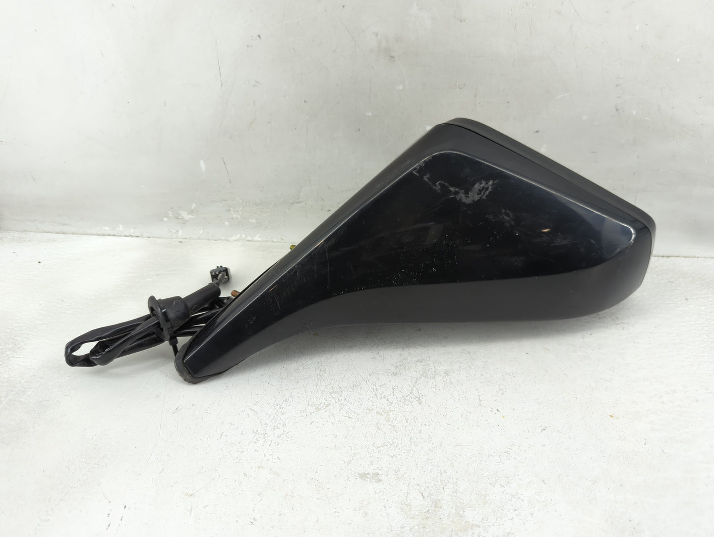 2010-2015 Chevrolet Camaro Driver Side View Mirror - Left Door Mirror OEM Used - Oemusedautoparts1.com