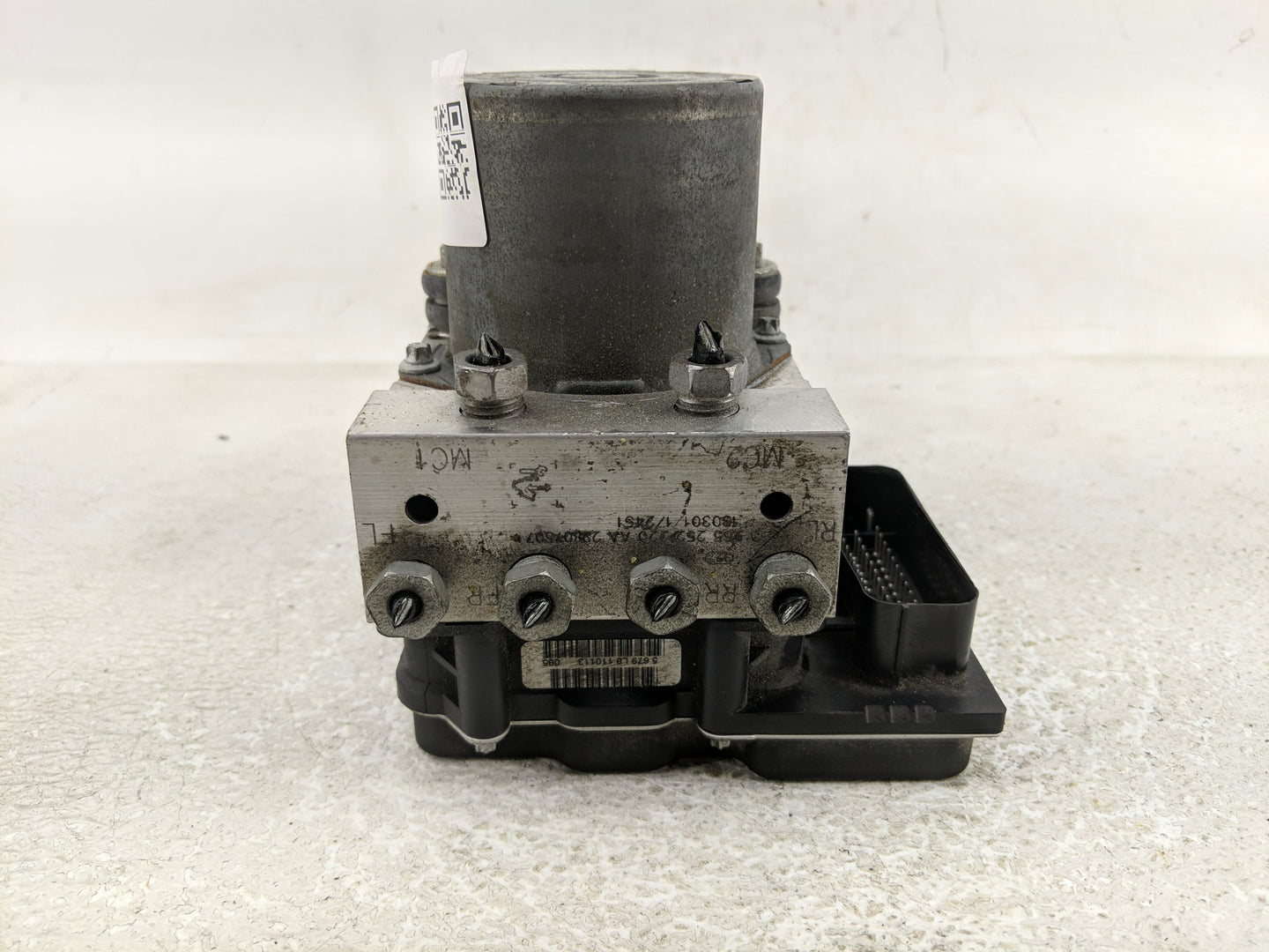 2012-2015 Chevrolet Camaro ABS Pump Control Module Replacement P/N:22807507 Fits Fits 2012 2013 2014 2015 OEM Used Auto Part