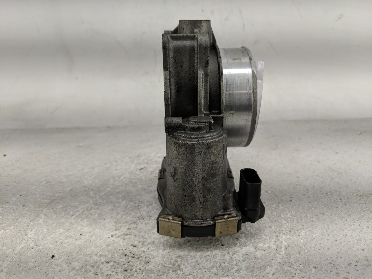 2013 Chevrolet Camaro Throttle Body P/N:12632172BA Fits OEM Used Auto Parts - Oemusedautoparts1.com