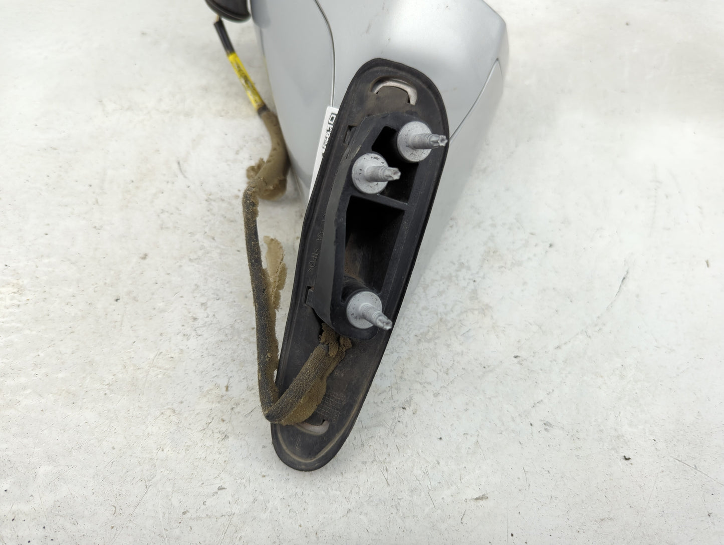 2010-2015 Chevrolet Camaro Driver Side View Mirror - Left Door Mirror OEM Used - Oemusedautoparts1.com