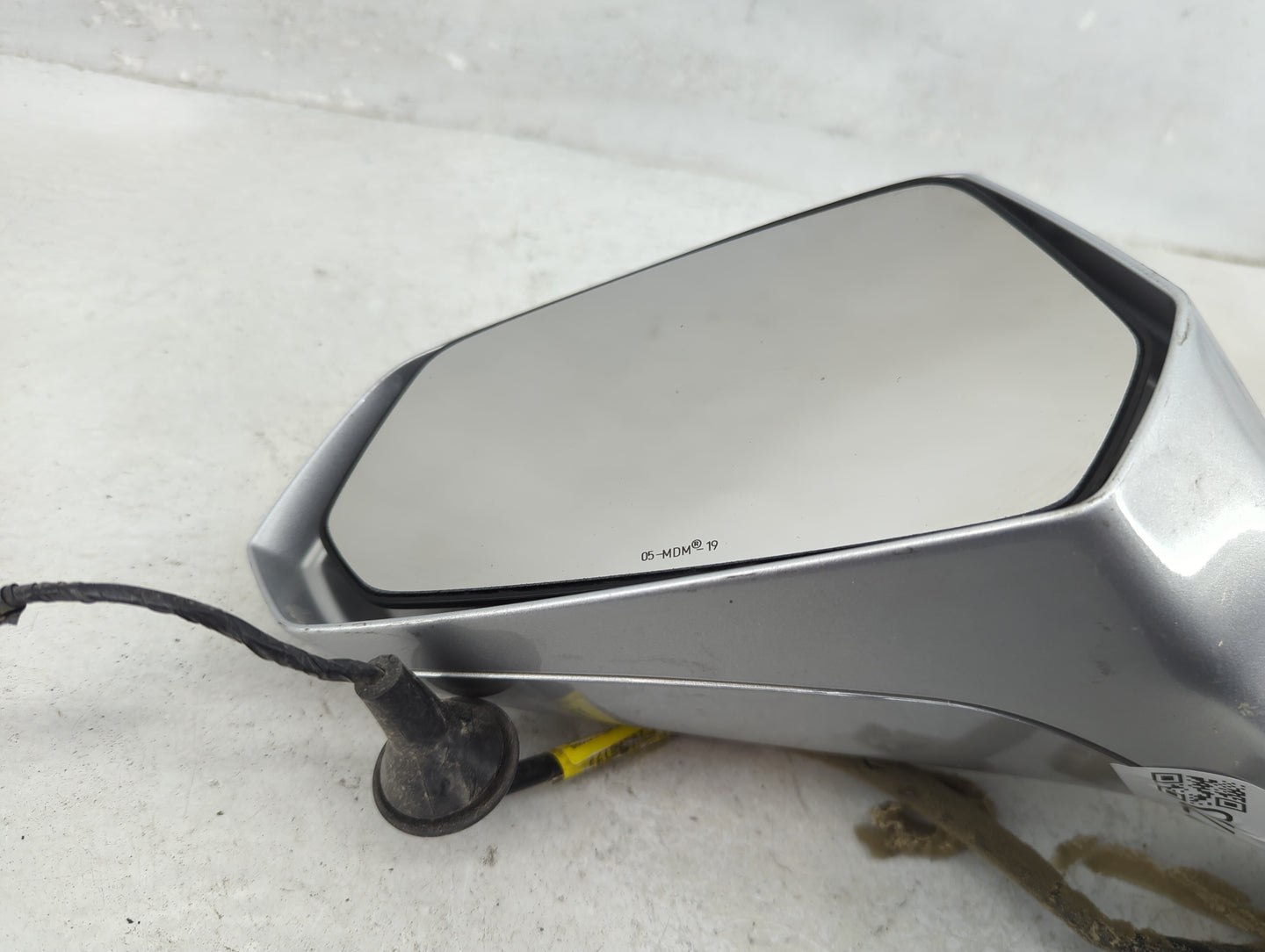 2010-2015 Chevrolet Camaro Driver Side View Mirror - Left Door Mirror OEM Used - Oemusedautoparts1.com