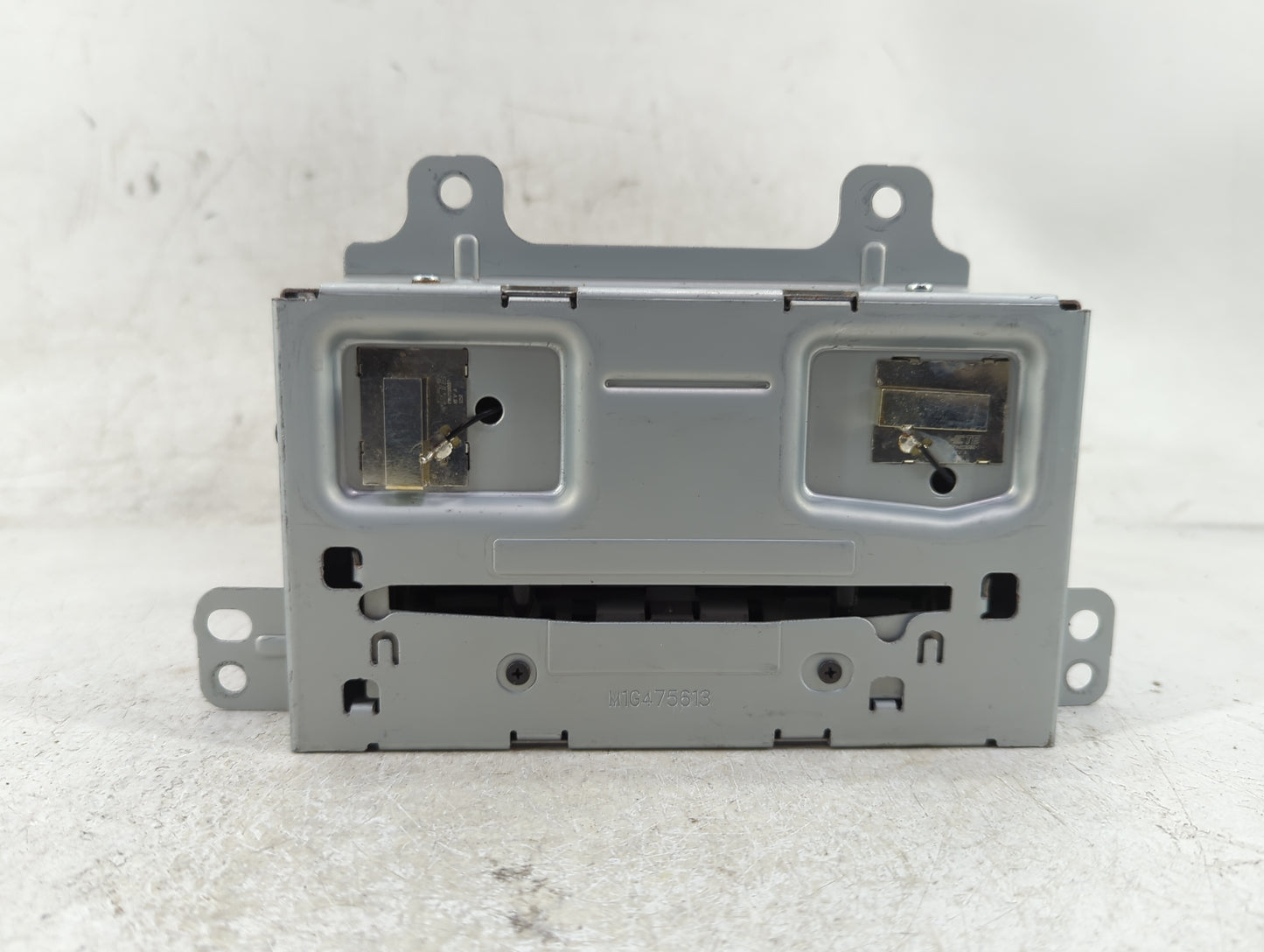 2013 Chevrolet Camaro Radio AM FM Cd Player Receiver Replacement P/N:23135481 Fits OEM Used Auto Parts - Oemusedautoparts1.c
