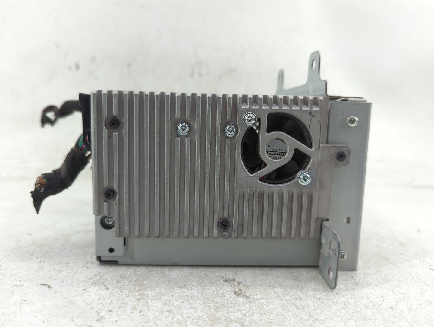 2013 Chevrolet Camaro Radio AM FM Cd Player Receiver Replacement P/N:23135481 Fits OEM Used Auto Parts - Oemusedautoparts1.c