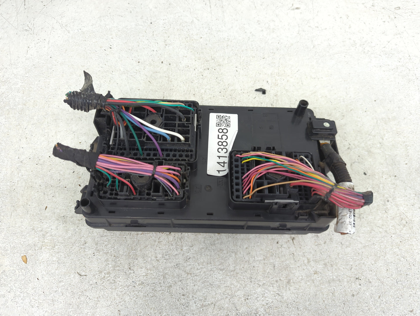2012-2015 Chevrolet Camaro Fusebox Fuse Box Panel Relay Module Fits Fits 2012 2013 2014 2015 OEM Used Auto Parts - Oemusedau