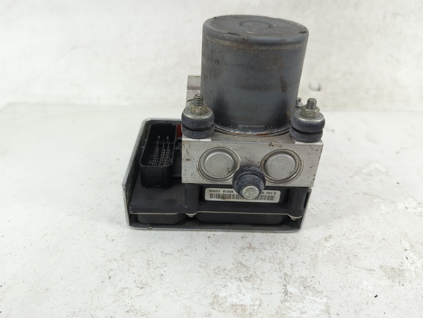 2012-2015 Chevrolet Camaro ABS Pump Control Module Replacement P/N:0 265 951 010 Fits Fits 2012 2013 2014 2015 OEM Used Auto