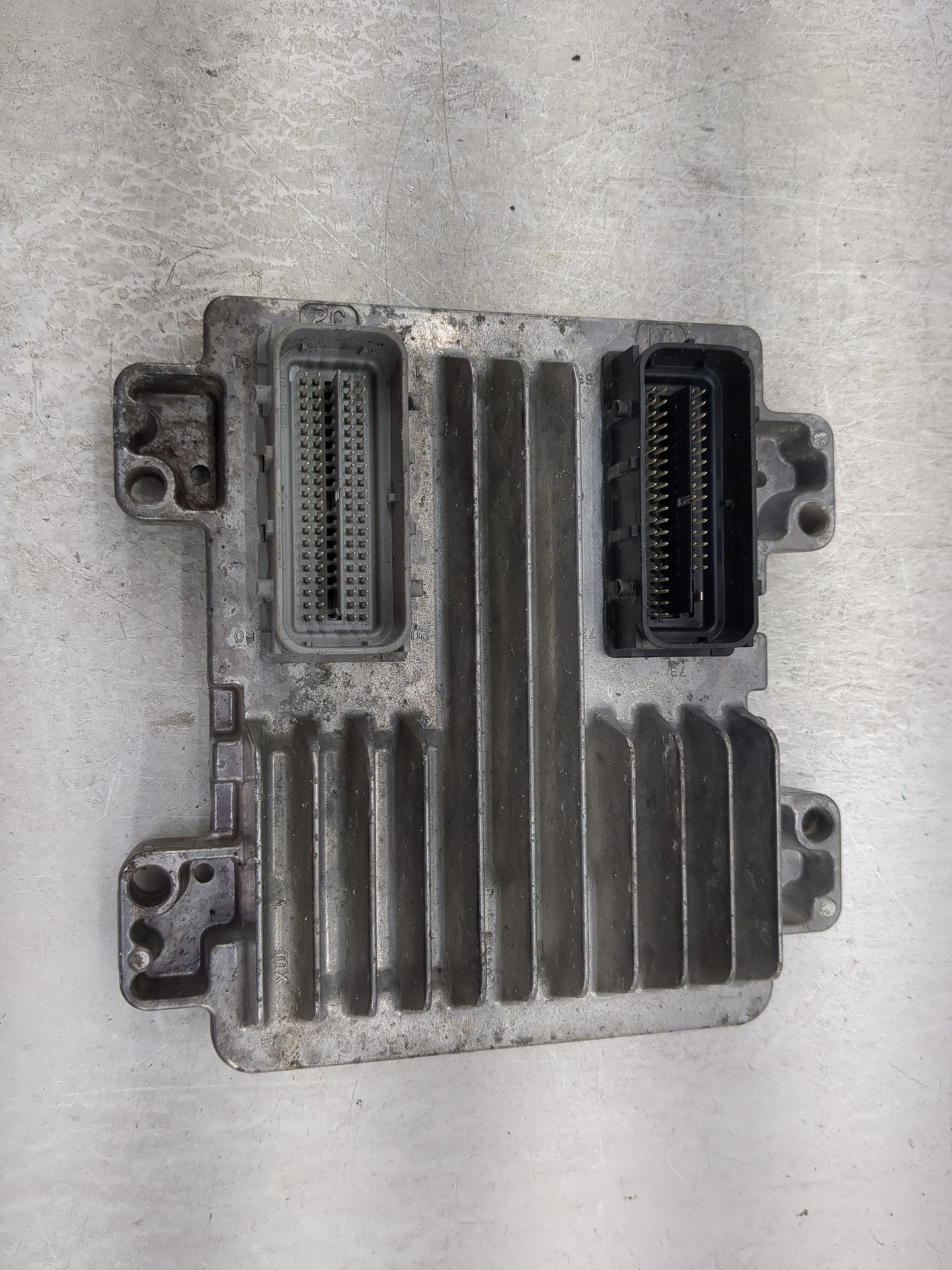 2010-2015 Chevrolet Camaro PCM Engine Control Computer ECU ECM PCU OEM P/N:12653784 12633238 Fits OEM Used Auto Parts - Oemu