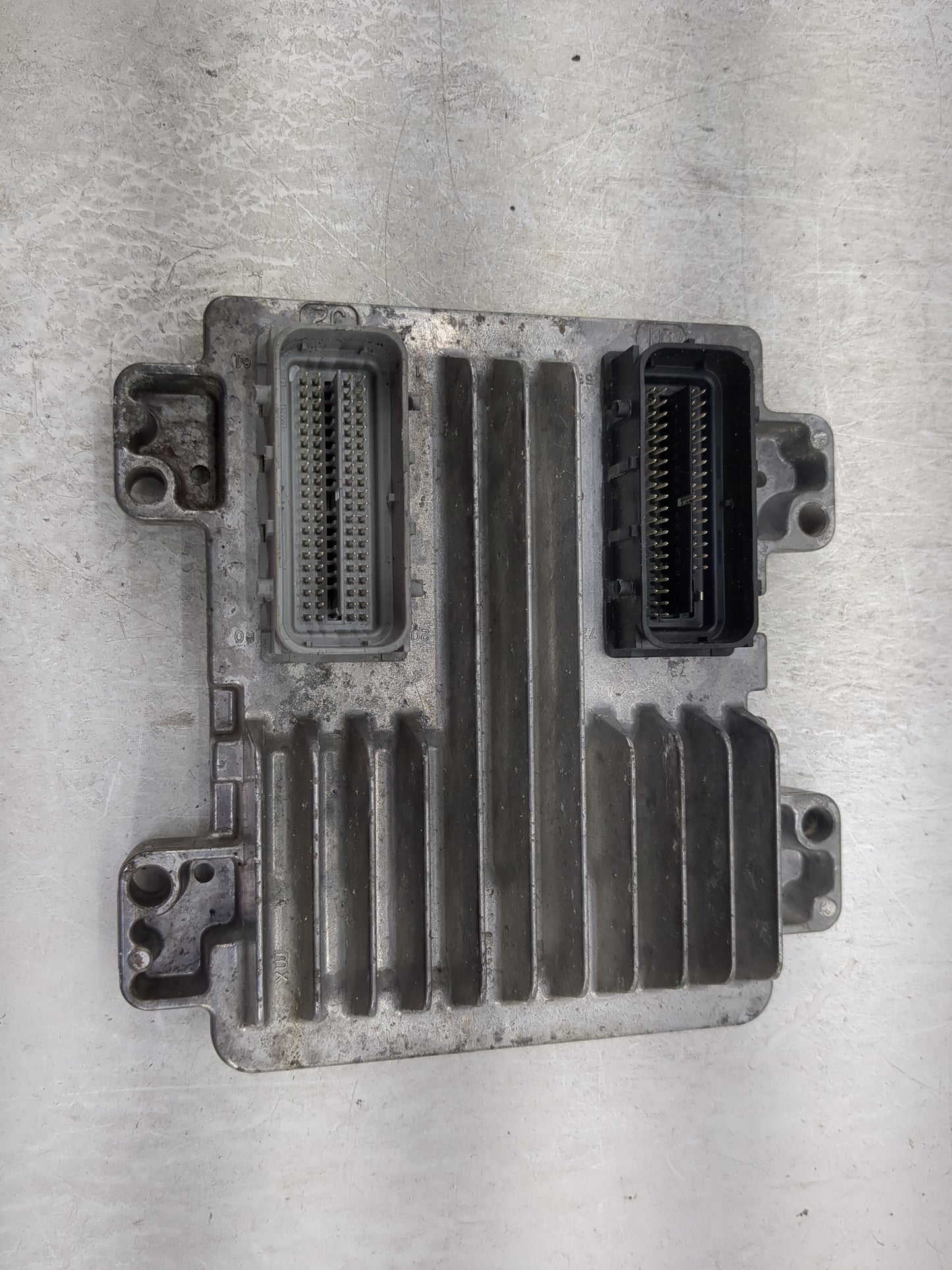2010-2015 Chevrolet Camaro PCM Engine Control Computer ECU ECM PCU OEM P/N:12653784 12633238 Fits OEM Used Auto Parts - Oemu