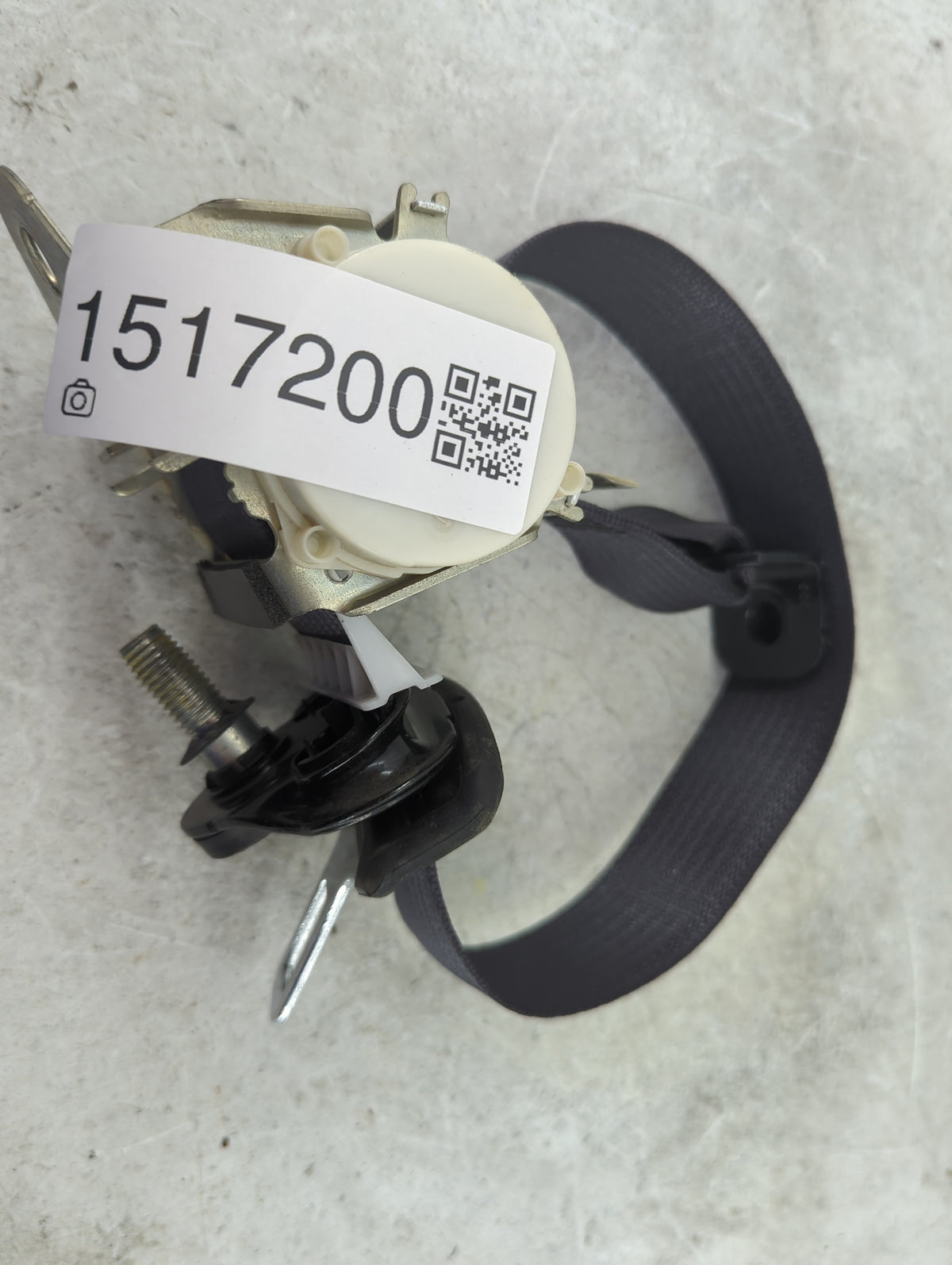 2013 Chevrolet Camaro Driver Rear Seatbelt Retractor Black - Oemusedautoparts1.com