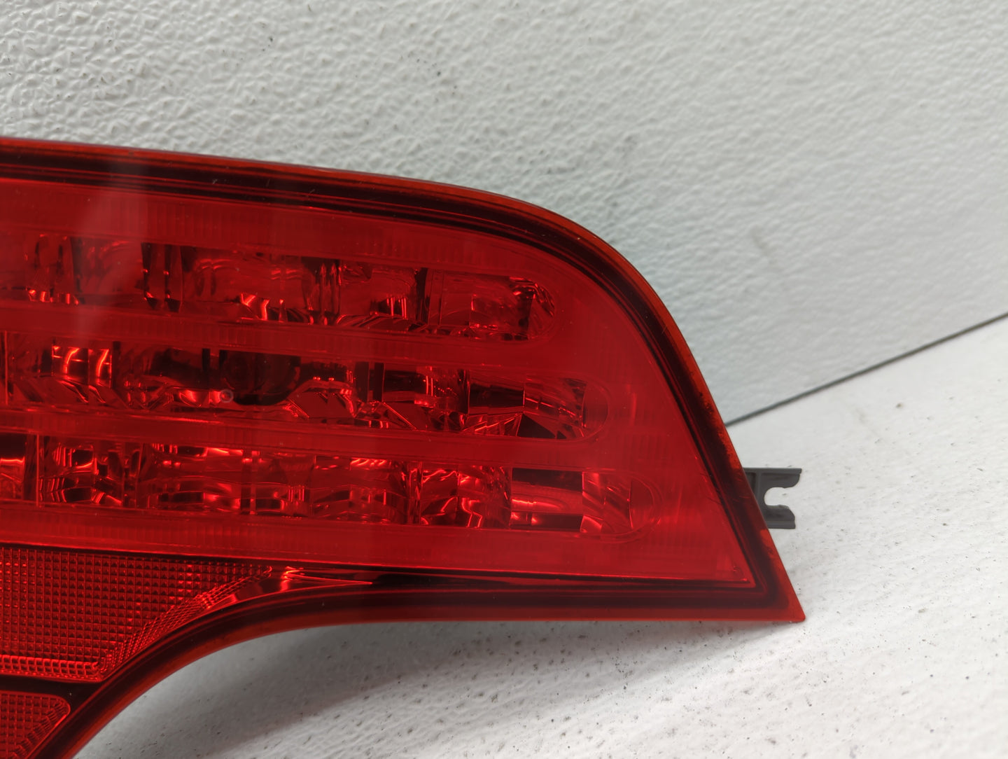 2010-2013 Chevrolet Camaro Tail Light Assembly Driver Left OEM P/N:92199773 PC50037 Fits Fits 2010 2011 2012 2013 OEM Used A