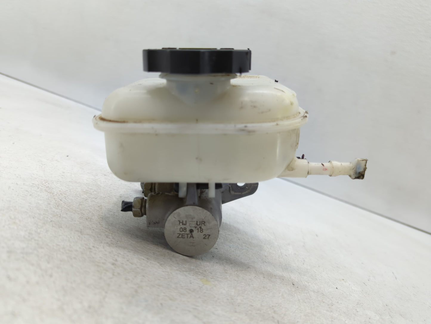 2010-2015 Chevrolet Camaro Brake Master Cylinder - Oemusedautoparts1.com