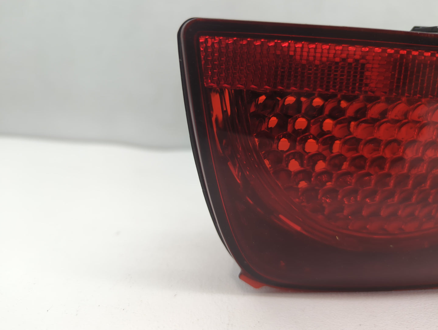 2010-2013 Chevrolet Camaro Tail Light Assembly Driver Left OEM P/N:PC50039 Fits Fits 2010 2011 2012 2013 OEM Used Auto Parts