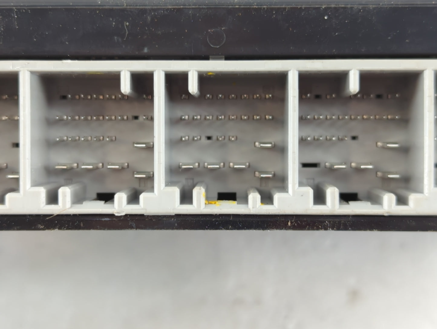 2011-2013 Chevrolet Caprice Body Control Module Bcm Inner Cabin Fuse Box - Oemusedautoparts1.com