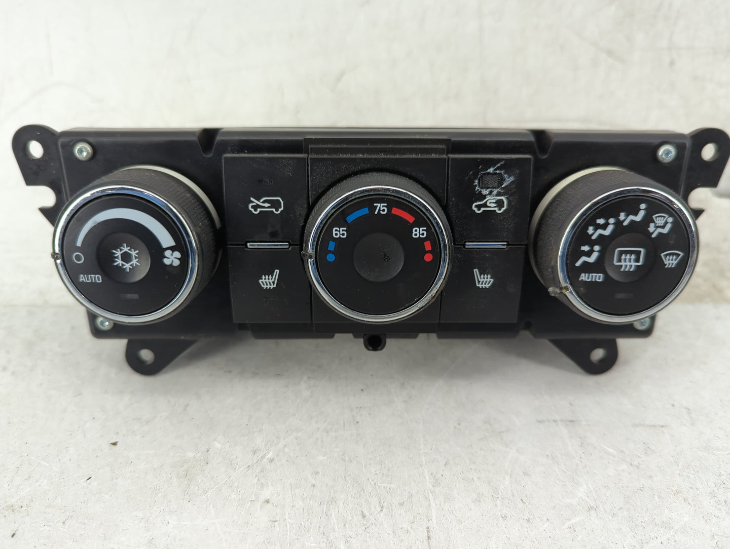 2013-2015 Chevrolet Captiva Climate Control Module Temperature AC/Heater Replacement P/N:GMT311CC07R 22740463 Fits OEM Used 