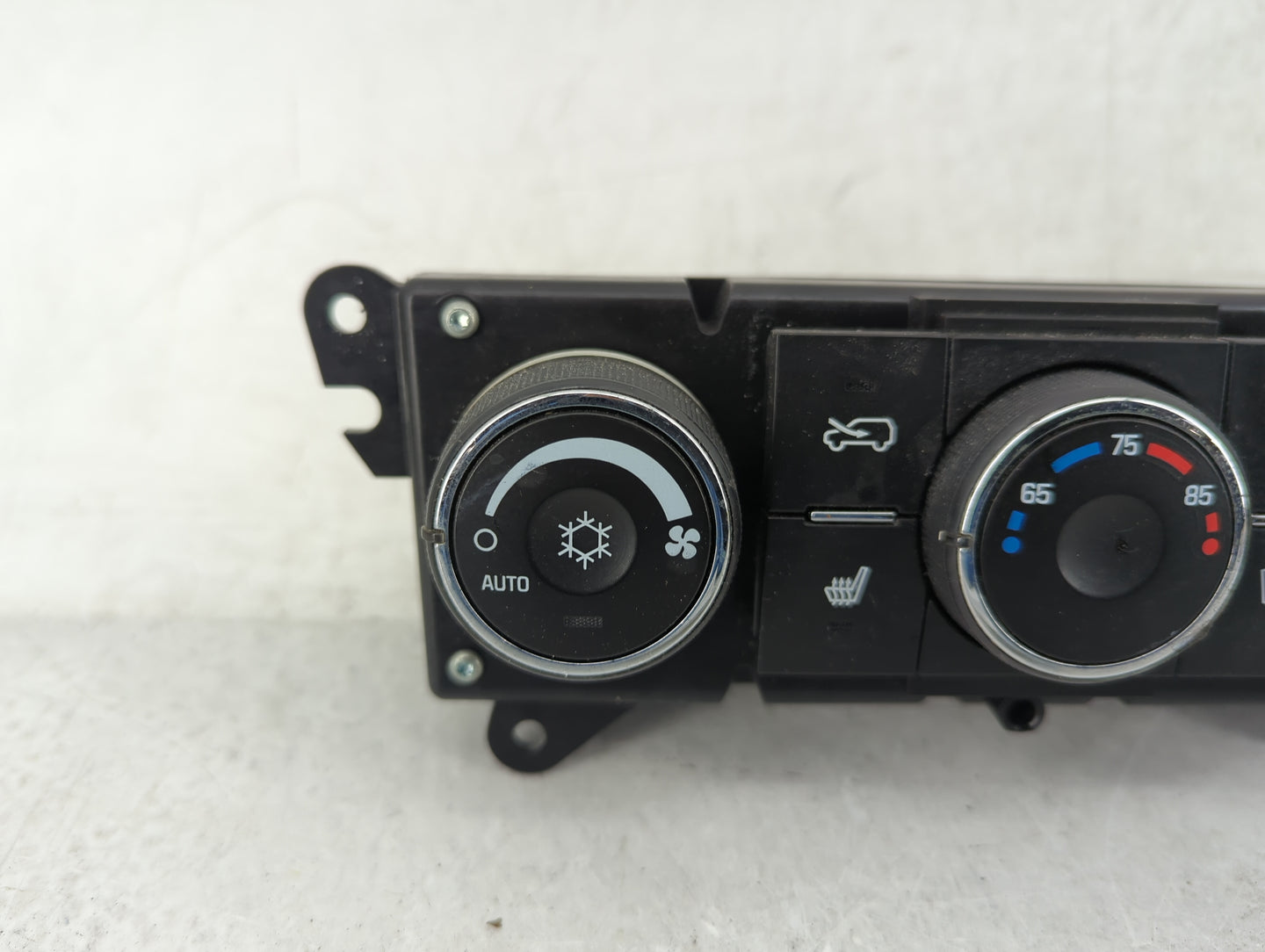 2013-2015 Chevrolet Captiva Climate Control Module Temperature AC/Heater Replacement P/N:GMT311CC07R 22740463 Fits OEM Used 