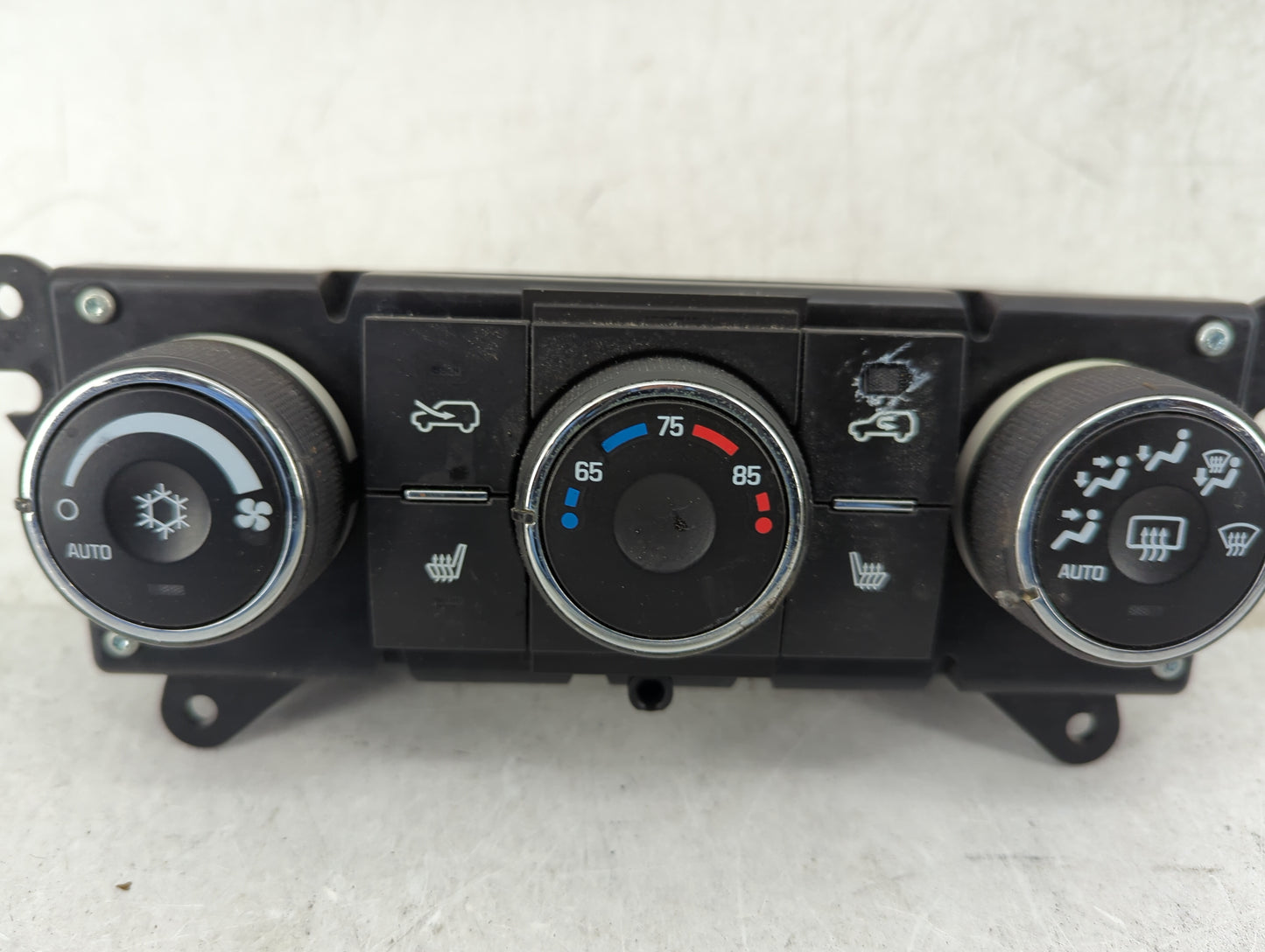 2013-2015 Chevrolet Captiva Climate Control Module Temperature AC/Heater Replacement P/N:GMT311CC07R 22740463 Fits OEM Used 