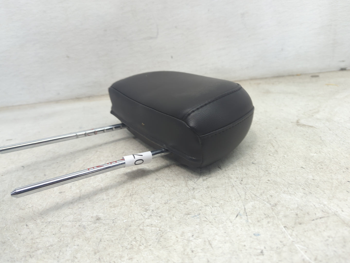 2013 Chevrolet Captiva Headrest Head Rest Front Driver Passenger Seat Fits OEM Used Auto Parts - Oemusedautoparts1.com
