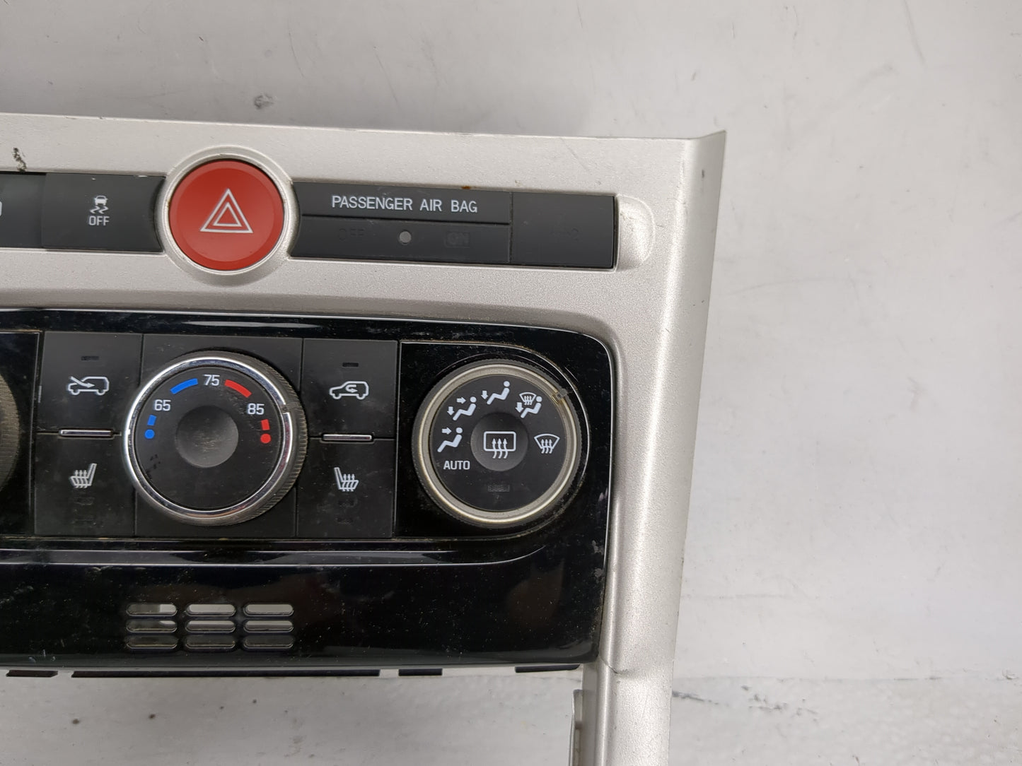 2013 Chevrolet Captiva Climate Control Module Temperature AC/Heater Replacement P/N:22740463 GMT311CCOFR Fits OEM Used Auto 