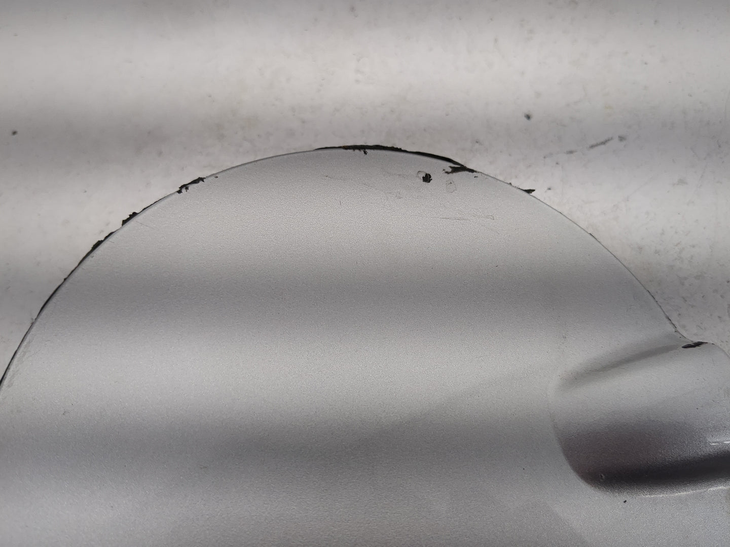 2013 Chevrolet Captiva Fuel Tank Door Lid Gas Tank Silver - Oemusedautoparts1.com