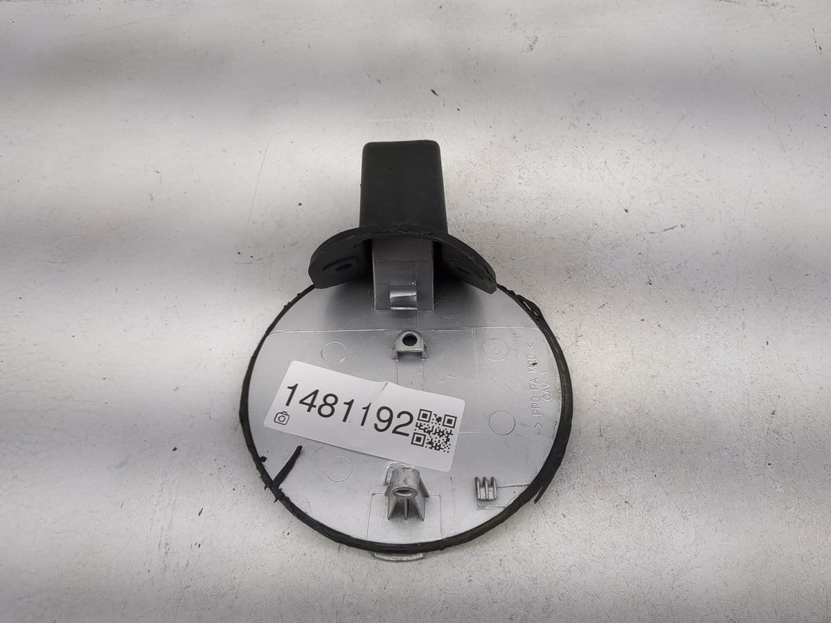 2013 Chevrolet Captiva Fuel Tank Door Lid Gas Tank Silver - Oemusedautoparts1.com