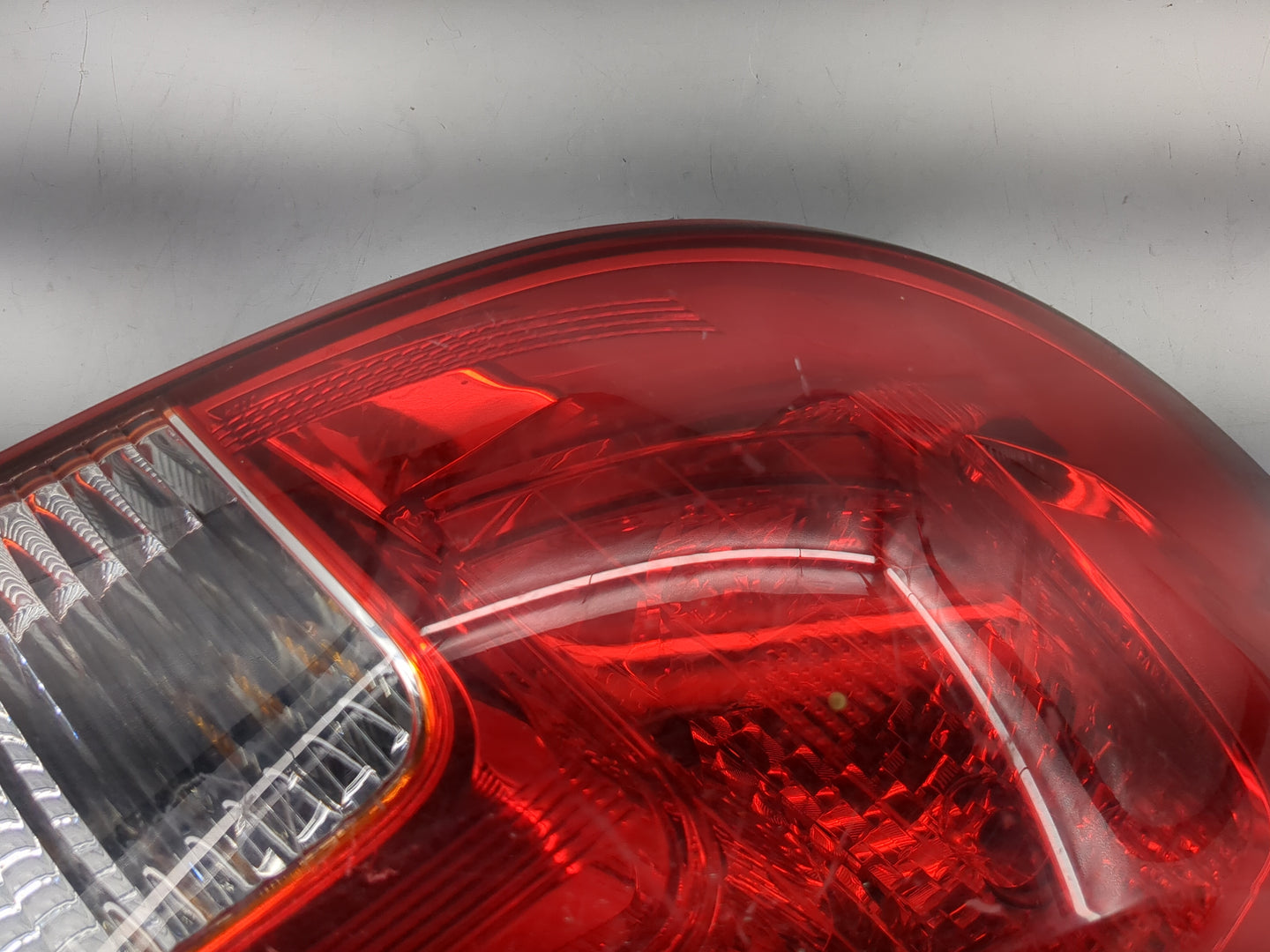 2013-2015 Chevrolet Captiva Tail Light Assembly Driver Left OEM P/N:PK27TWK Fits Fits 2013 2014 2015 OEM Used Auto Parts - O