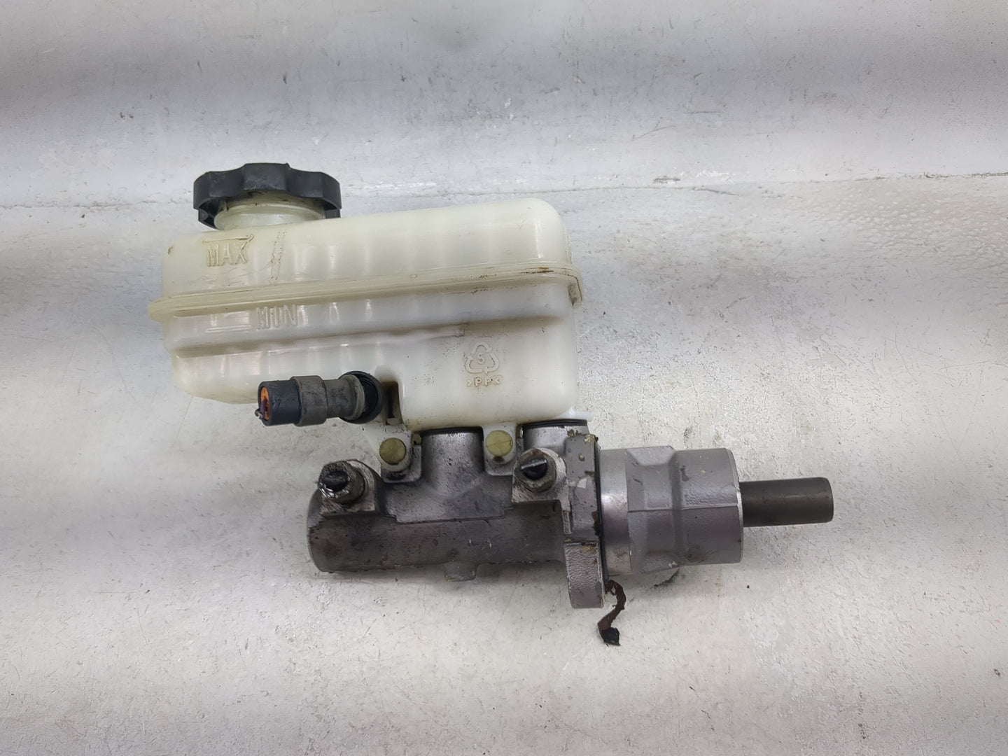 Chevrolet Captiva Brake Master Cylinder - Oemusedautoparts1.com