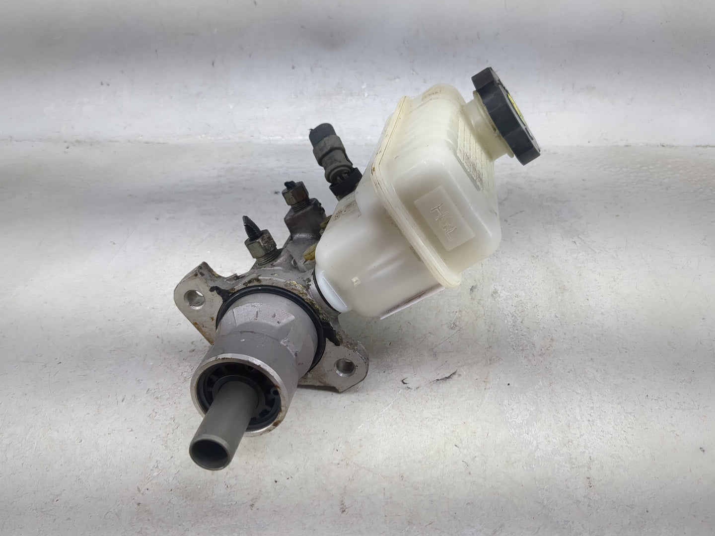 Chevrolet Captiva Brake Master Cylinder - Oemusedautoparts1.com