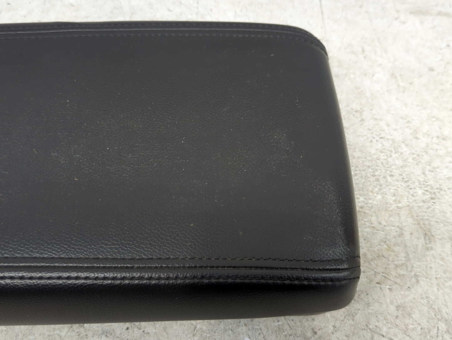 2012-2015 Chevrolet Captiva Sport Center Console Armrest Cover Lid Fits Fits 2012 2013 2014 2015 OEM Used Auto Parts - Oemus