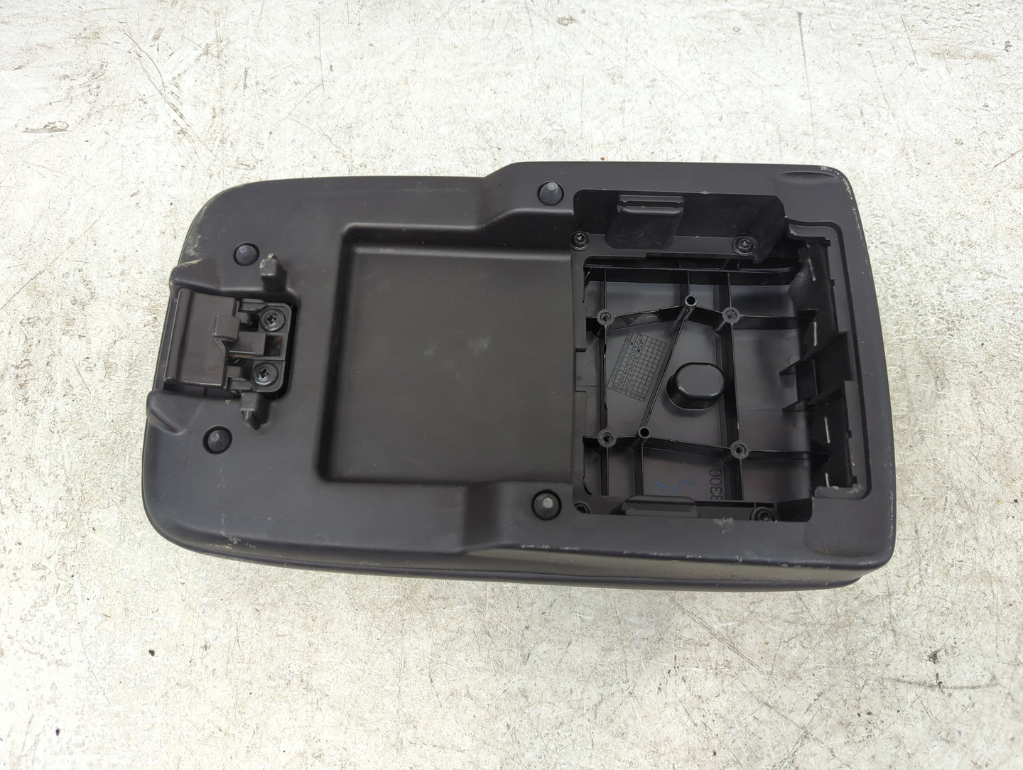 2012-2015 Chevrolet Captiva Sport Center Console Armrest Cover Lid Fits Fits 2012 2013 2014 2015 OEM Used Auto Parts - Oemus