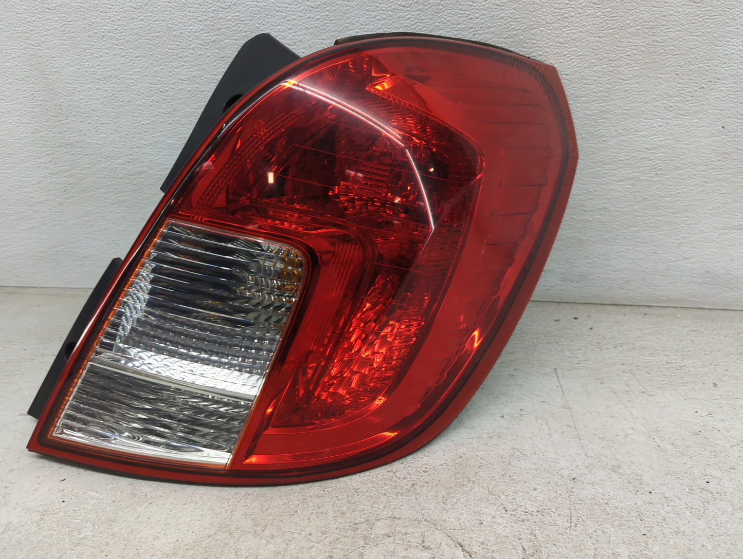 2013-2015 Chevrolet Captiva Sport Tail Light Assembly Passenger Right OEM Fits Fits 2013 2014 2015 OEM Used Auto Parts - Oem