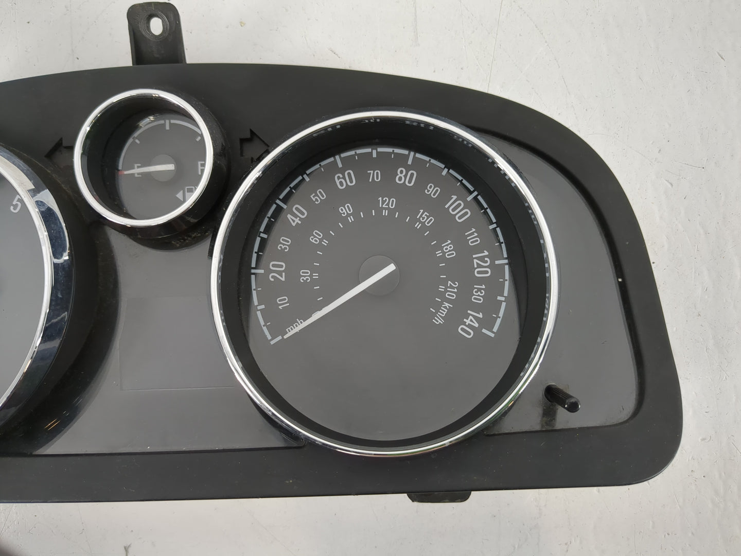 2013-2014 Chevrolet Captiva Sport Instrument Cluster Speedometer Gauges P/N:23120853 Miles: Fits Fits 2013 2014 OEM Used Aut