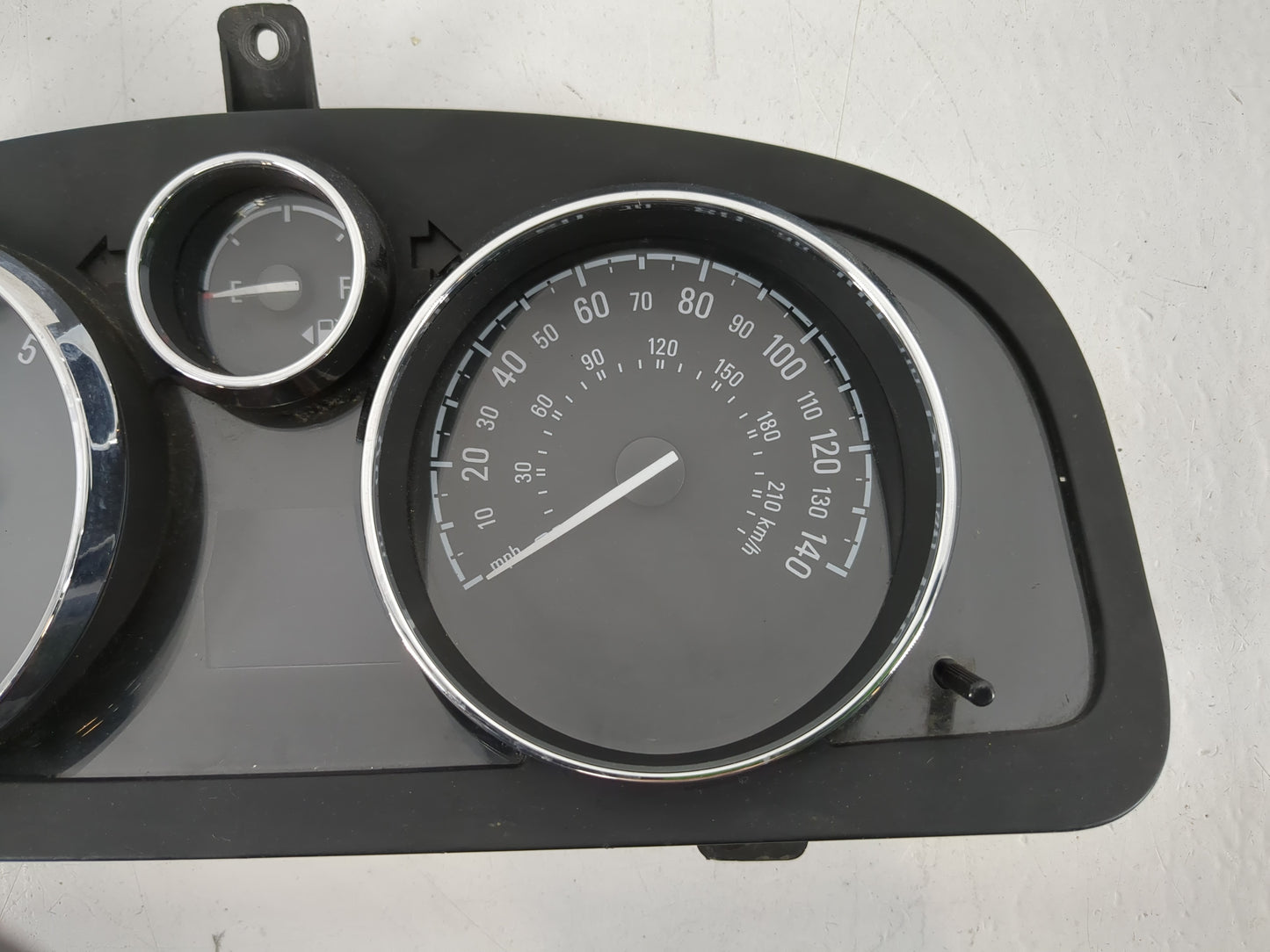 2013-2014 Chevrolet Captiva Sport Instrument Cluster Speedometer Gauges P/N:23120853 Miles: Fits Fits 2013 2014 OEM Used Aut