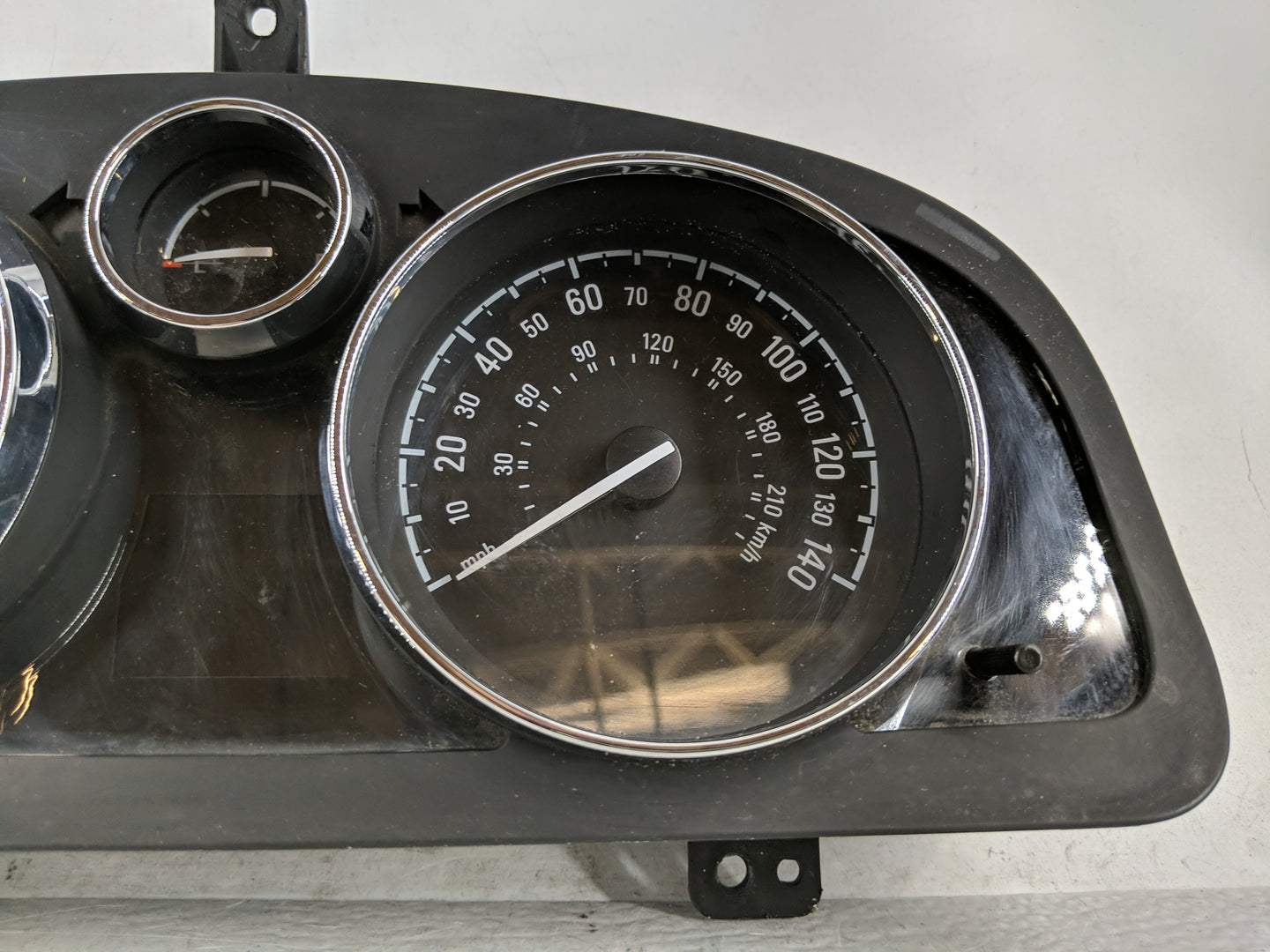 2013-2014 Chevrolet Captiva Sport Instrument Cluster Speedometer Gauges P/N:22975645 Fits Fits 2013 2014 OEM Used Auto Parts