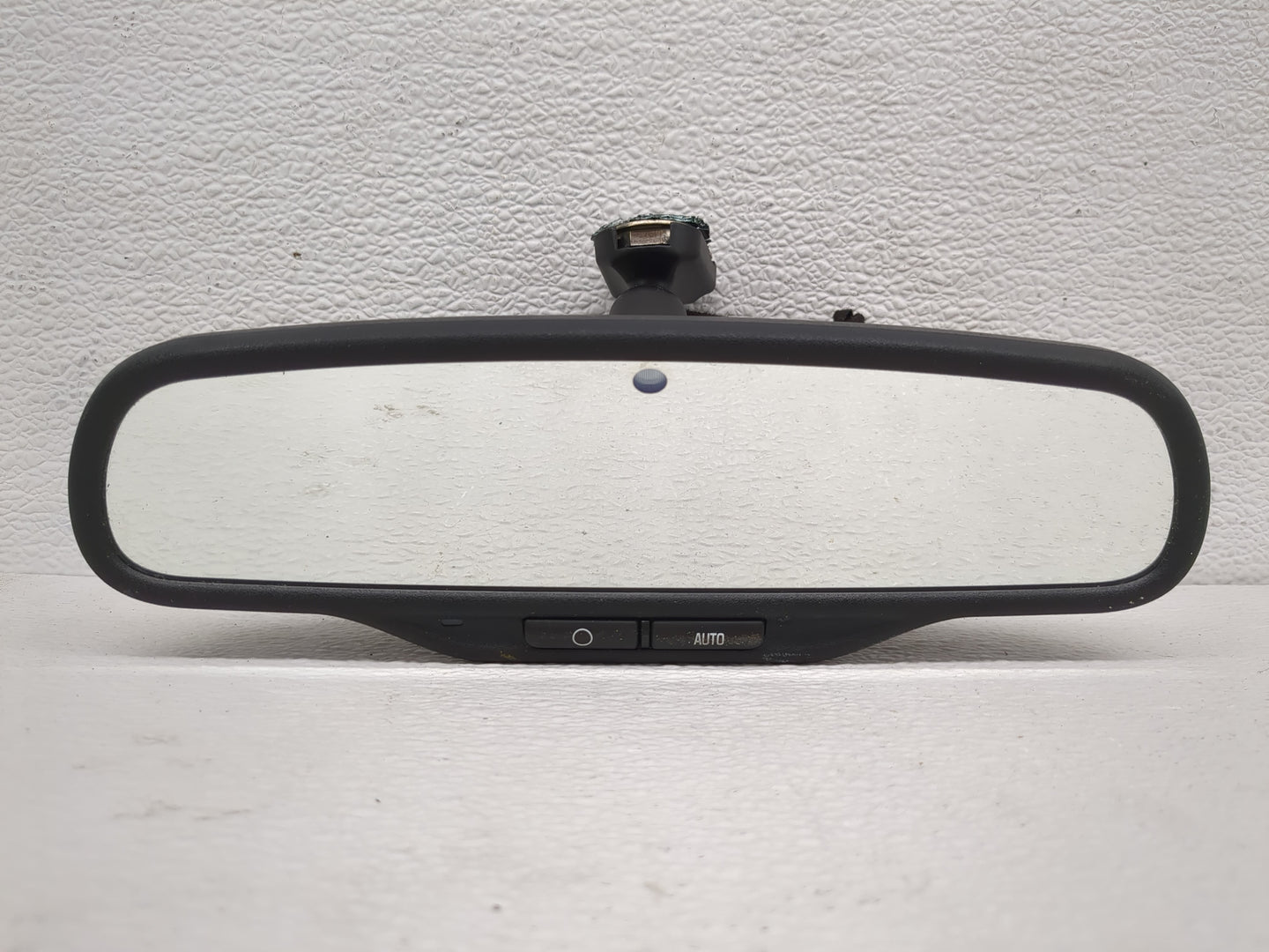 2013-2015 Chevrolet Captiva Sport Interior Rear View Mirror Replacement OEM Fits OEM Used Auto Parts - Oemusedautoparts1.com