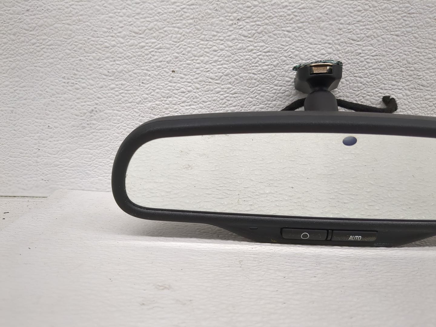 2013-2015 Chevrolet Captiva Sport Interior Rear View Mirror Replacement OEM Fits OEM Used Auto Parts - Oemusedautoparts1.com