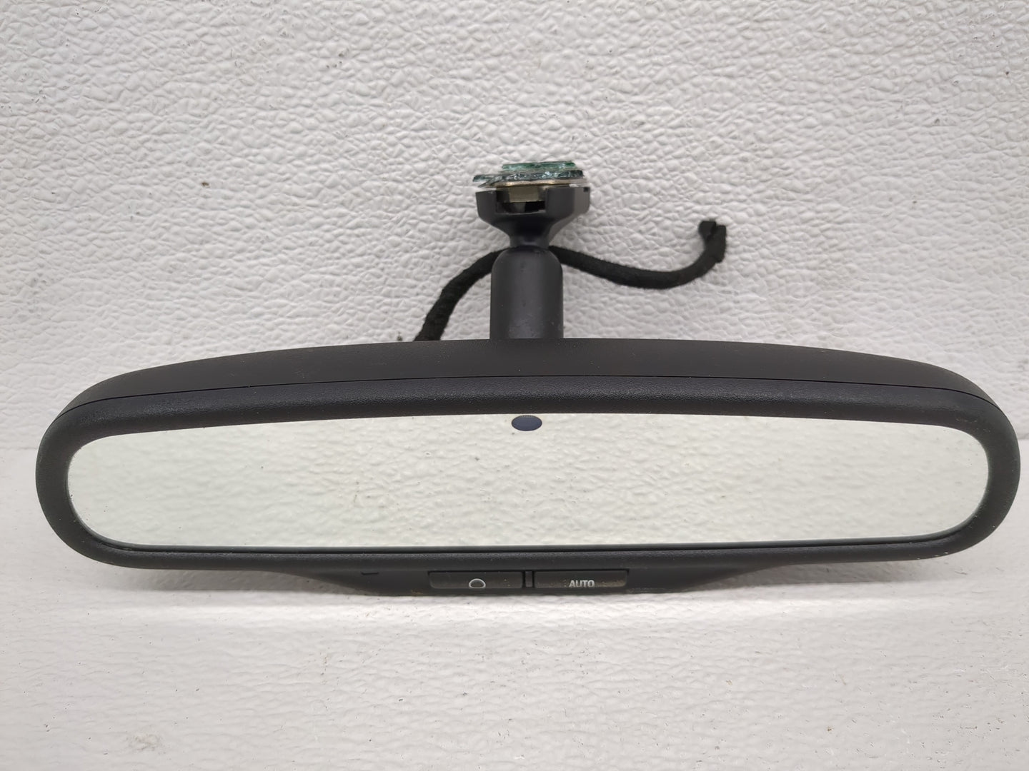 2013-2015 Chevrolet Captiva Sport Interior Rear View Mirror Replacement OEM Fits OEM Used Auto Parts - Oemusedautoparts1.com