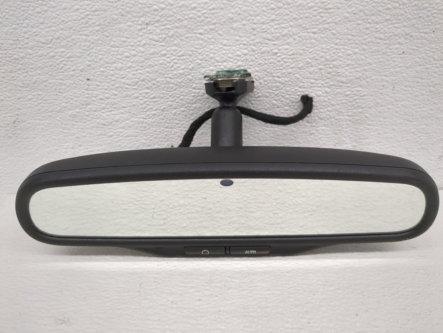 2013-2015 Chevrolet Captiva Sport Interior Rear View Mirror Replacement OEM Fits OEM Used Auto Parts - Oemusedautoparts1.com
