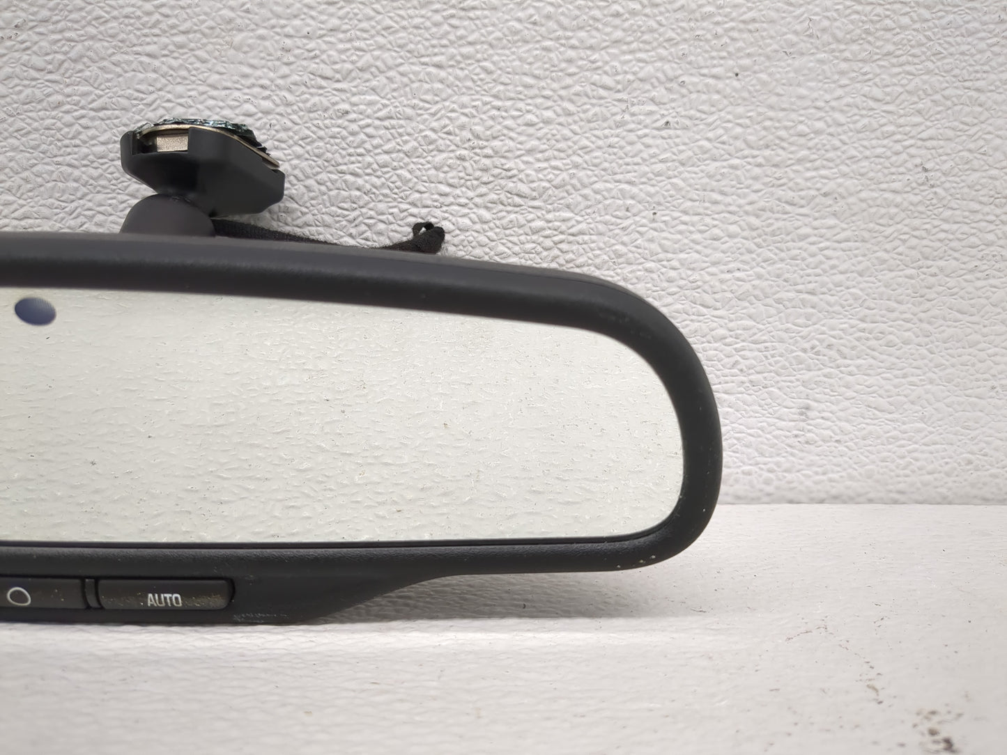 2013-2015 Chevrolet Captiva Sport Interior Rear View Mirror Replacement OEM Fits OEM Used Auto Parts - Oemusedautoparts1.com