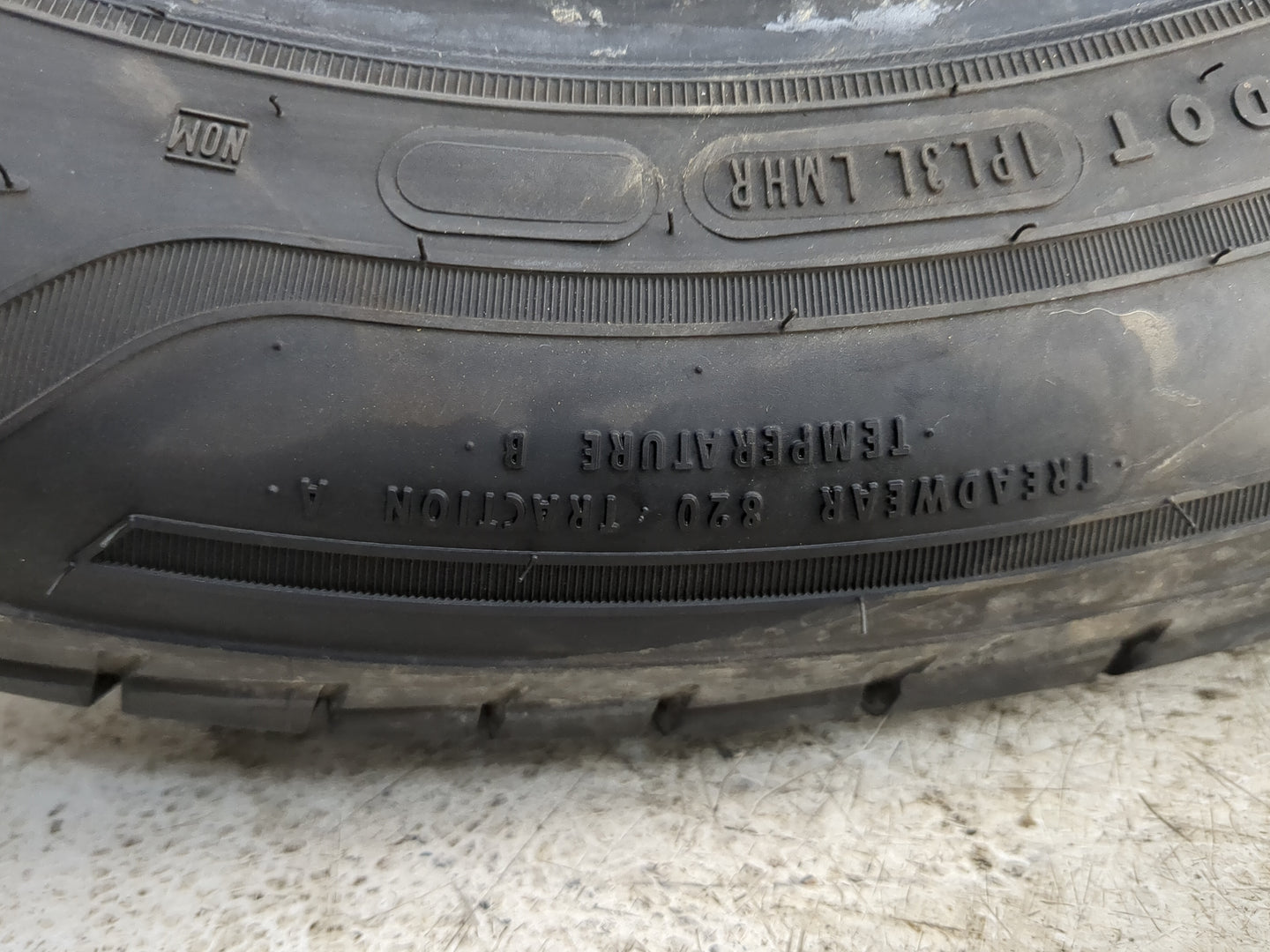 Used Tire 235/55R18 GOODYEAR ASSURANCE MAXLIFE 100V - Tread Depth 11/32 - Oemusedautoparts1.com