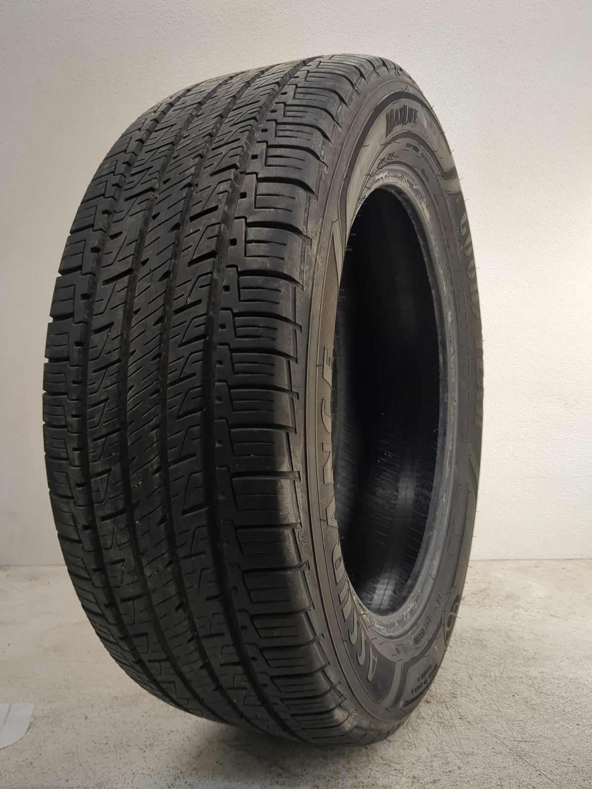 Used Tire 235/55R18 GOODYEAR ASSURANCE MAXLIFE 100V - Tread Depth 11/32 - Oemusedautoparts1.com