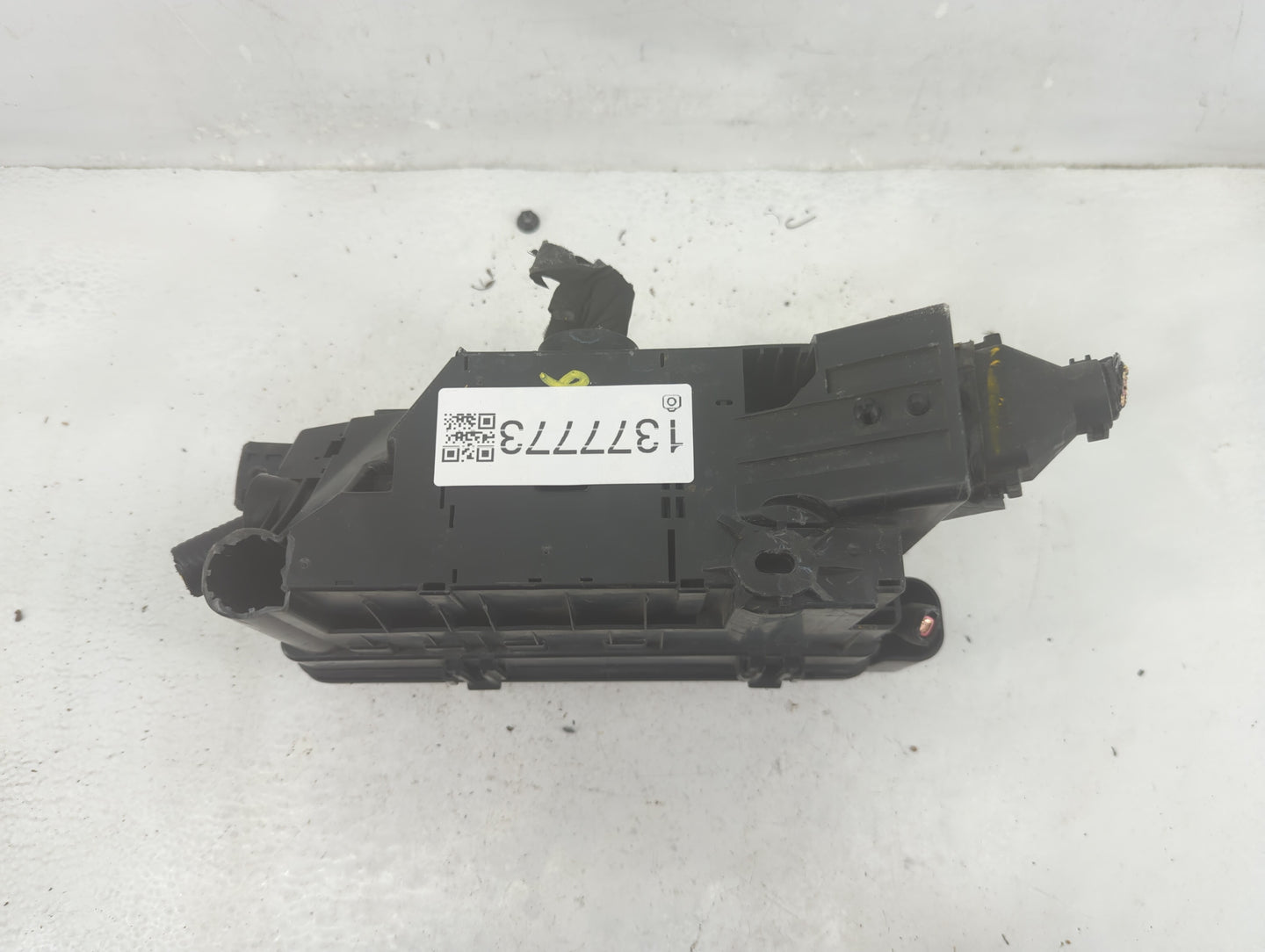 2012-2015 Chevrolet Captiva Sport Fusebox Fuse Box Panel Relay Module Fits Fits 2012 2013 2014 2015 OEM Used Auto Parts - Oe